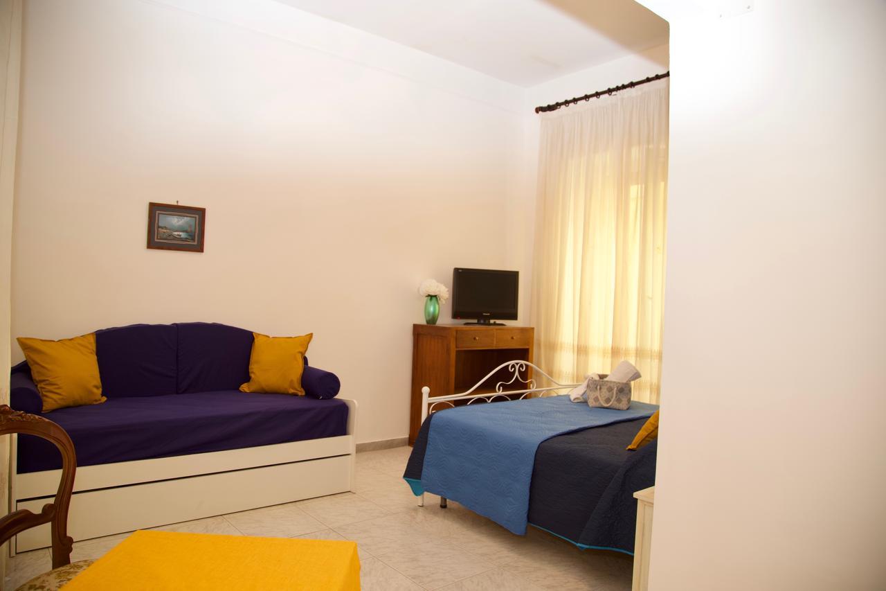 La Terrazza Di Dante Bed & Breakfast Naples Exterior photo