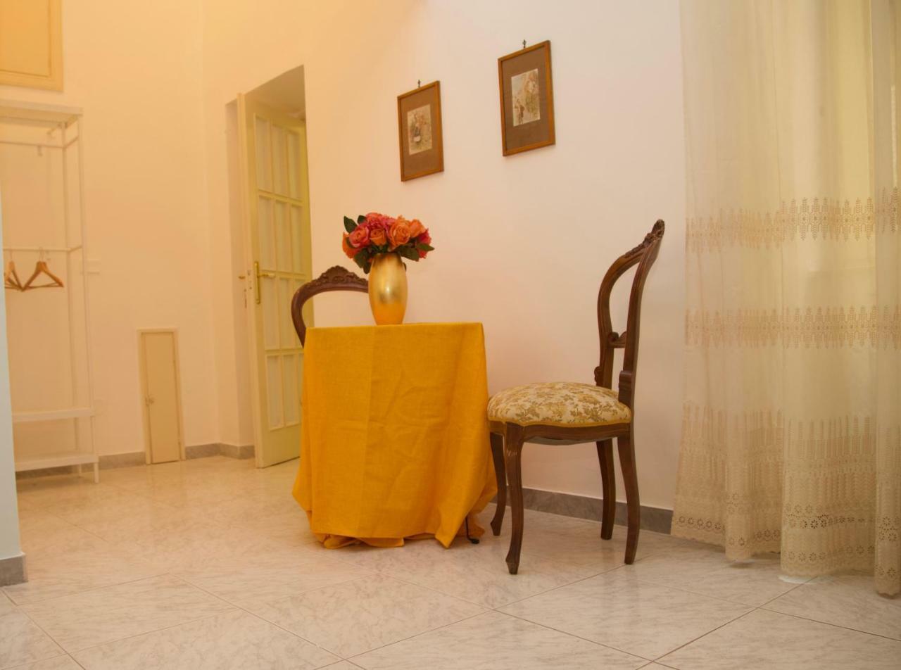 La Terrazza Di Dante Bed & Breakfast Naples Exterior photo